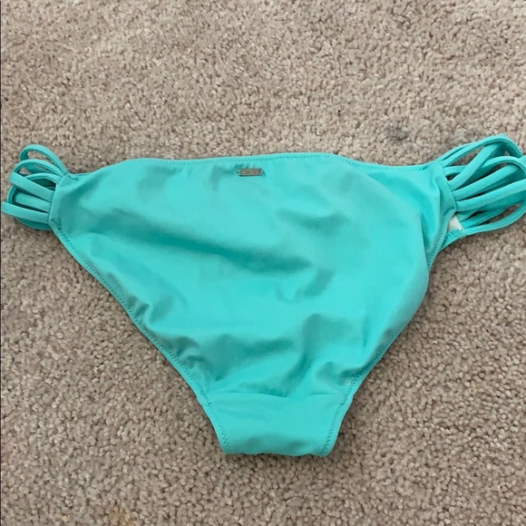 bikini bottom - Picture 3 of 3